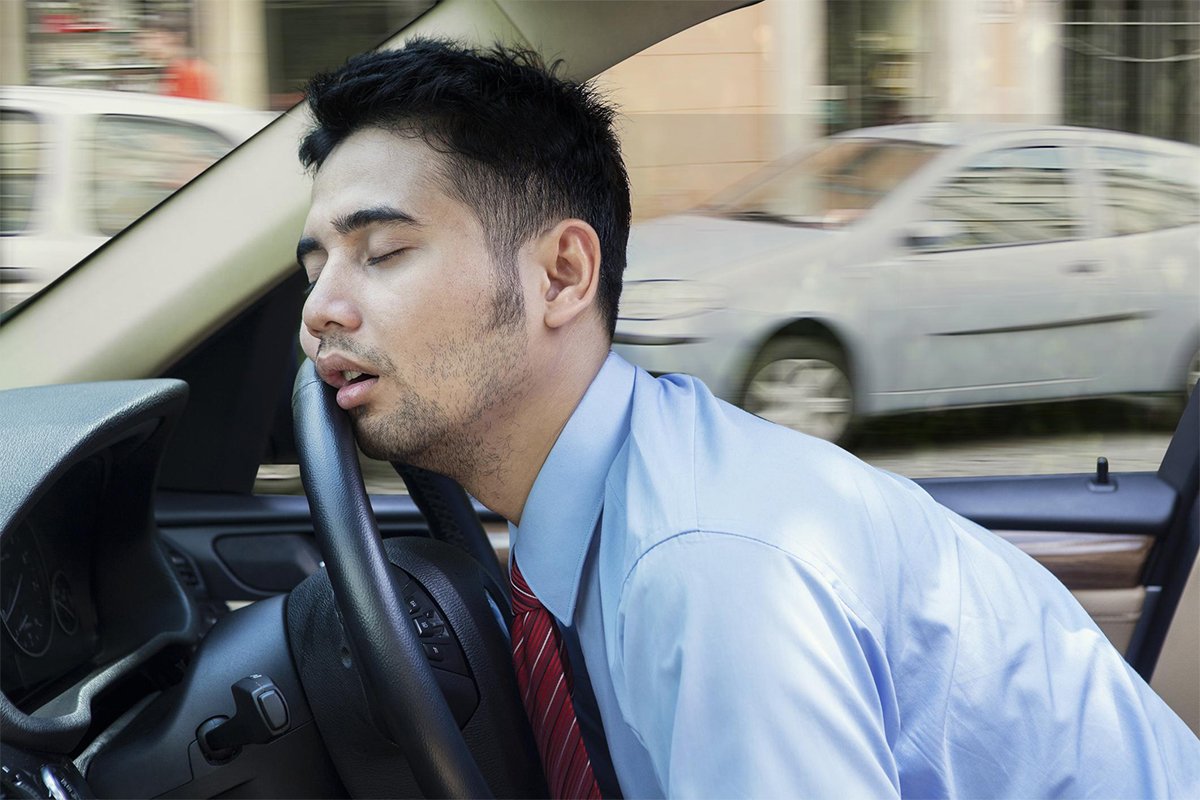 Kinh nghiệm 7 cách này giúp bạn tỉnh táo khi lái xe đường dài